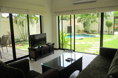 Casa de 1 dormitorio en Pattaya, Tailandia № 243277 - foto 4