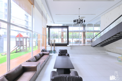 Condo in Bangkok, Thailand, 3 bedrooms  № 189866 - photo 9