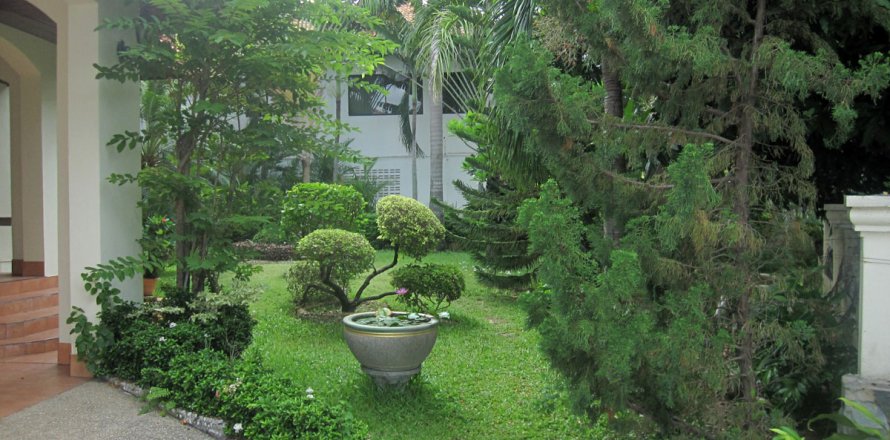Casa de 3 dormitorios en Pattaya, Tailandia № 243281