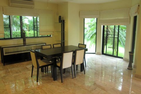 Casa de 3 dormitorios en Pattaya, Tailandia № 243281 - foto 3