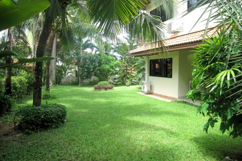 Casa de 3 dormitorios en Pattaya, Tailandia № 243281 - foto 11