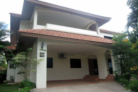 Casa de 3 dormitorios en Pattaya, Tailandia № 243281 - foto 2