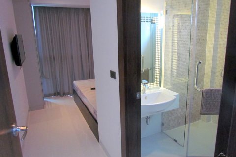 Condo in Pattaya, Thailand, 2 bedrooms  № 242294 - photo 9