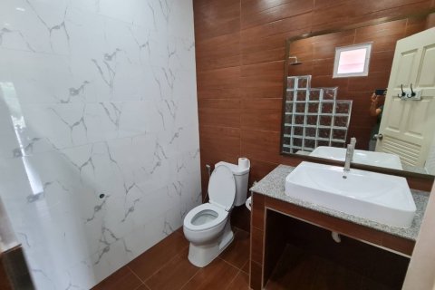 Casa de 5 dormitorios en Jomtien Beach, Pattaya, Tailandia № 243207 - foto 4