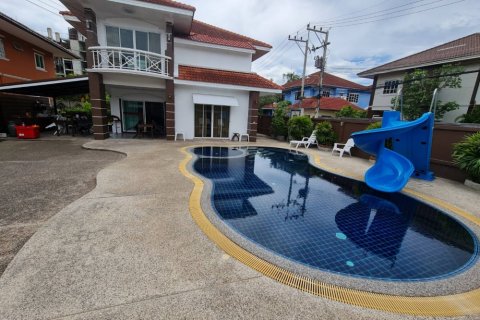 Casa de 5 dormitorios en Jomtien Beach, Pattaya, Tailandia № 243207 - foto 26