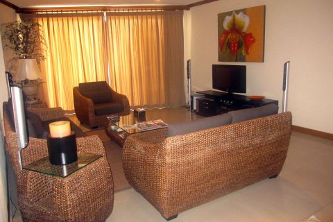 Condo on Jomtien Beach, Pattaya, Thailand, 2 bedrooms № 242686 - photo 16