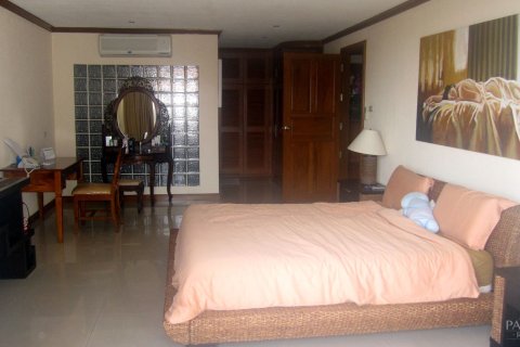 Condo on Jomtien Beach, Pattaya, Thailand, 2 bedrooms № 242686 - photo 3