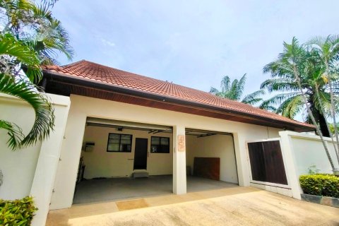 Casa de 4 dormitorios en Jomtien Beach, Pattaya, Tailandia № 243227 - foto 27