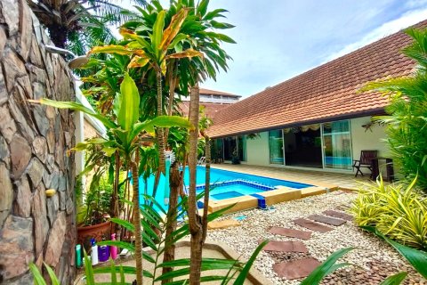 Casa de 4 dormitorios en Jomtien Beach, Pattaya, Tailandia № 243227 - foto 12