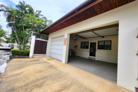 Casa de 4 dormitorios en Jomtien Beach, Pattaya, Tailandia № 243227 - foto 11