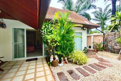 Casa de 4 dormitorios en Jomtien Beach, Pattaya, Tailandia № 243227 - foto 25