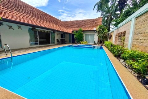 Casa de 4 dormitorios en Jomtien Beach, Pattaya, Tailandia № 243227 - foto 8