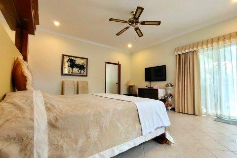 Casa de 4 dormitorios en Jomtien Beach, Pattaya, Tailandia № 243227 - foto 20