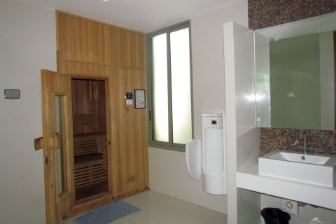 Condominio de 2 dormitorios en Pattaya, Tailandia № 242149 - foto 2