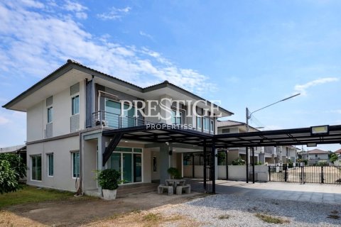 House in Pattaya, Thailand 3 bedrooms № 250128