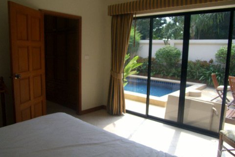 Casa de 2 dormitorios en Jomtien Beach, Pattaya, Tailandia № 243071 - foto 16