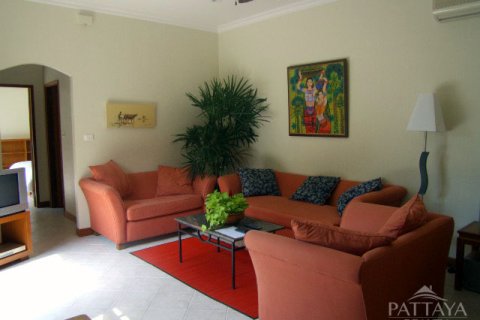 Casa de 2 dormitorios en Jomtien Beach, Pattaya, Tailandia № 243071 - foto 7