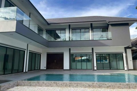 Chalet de 4 dormitorios en Chiang Mai, Tailandia № 244732