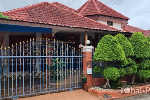 Casa de 3 dormitorios en Pattaya, Tailandia № 244723