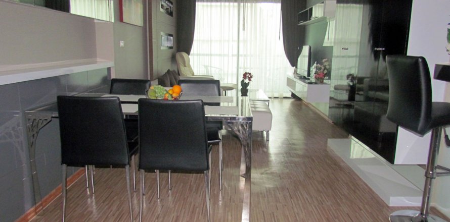 Condo in Pattaya, Thailand, 2 bedrooms  № 242316