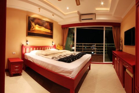 Condominio de 3 dormitorios en Jomtien Beach, Pattaya, Tailandia № 242991
