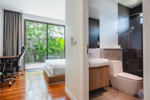 Casa de 3 dormitorios en Bang Tao, Tailandia № 120805 - foto 12
