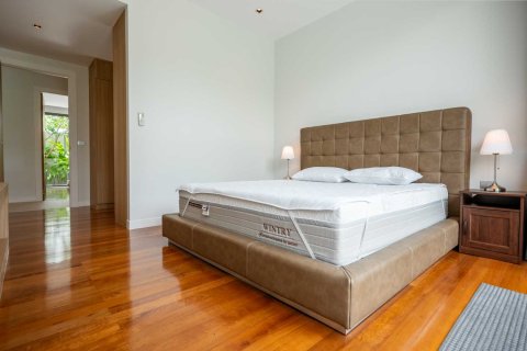 Casa de 3 dormitorios en Bang Tao, Tailandia № 120805 - foto 19