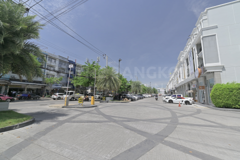 Townhouse in Bangkok, Thailand 3 bedrooms № 249879