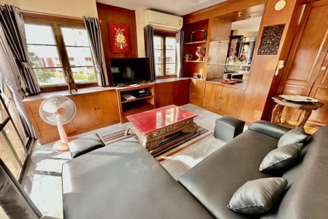 Condo on Jomtien Beach, Pattaya, Thailand, 2 bedrooms  № 242427 - photo 12