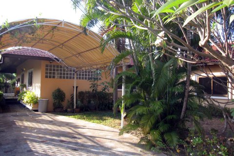 Casa de 3 dormitorios en Pattaya, Tailandia № 243303
