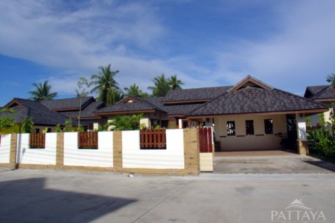 Casa de 2 dormitorios en Pattaya, Tailandia № 243291