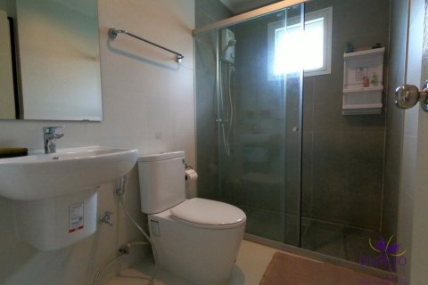 Casa de 3 dormitorios en Chiang Mai, Tailandia № 244825 - foto 16