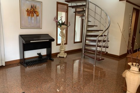 Casa de 4 dormitorios en Bang Tao, Tailandia № 125601 - foto 7