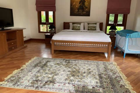Casa de 4 dormitorios en Bang Tao, Tailandia № 125601 - foto 12