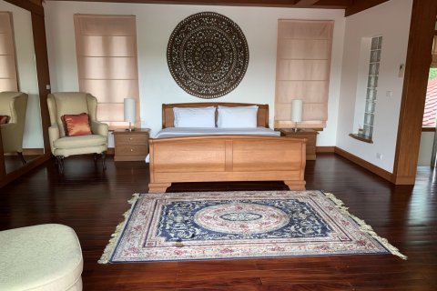 Casa de 4 dormitorios en Bang Tao, Tailandia № 125601 - foto 8