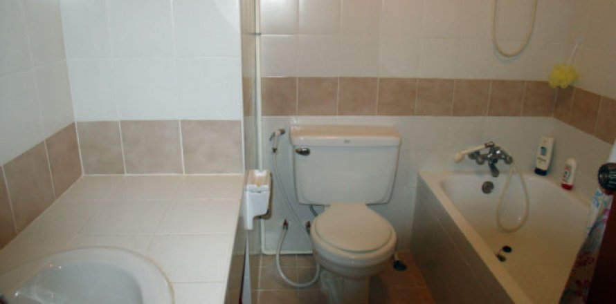 Condominio de 2 dormitorios en Jomtien Beach, Pattaya, Tailandia № 242592