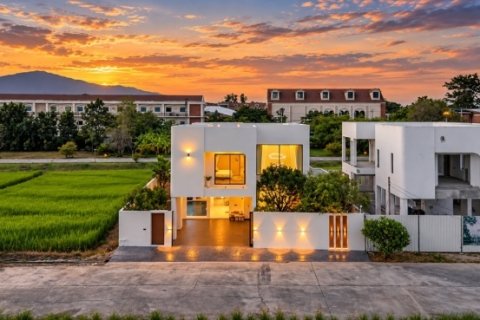 House in Hang Dong, Thailand 4 bedrooms № 241691