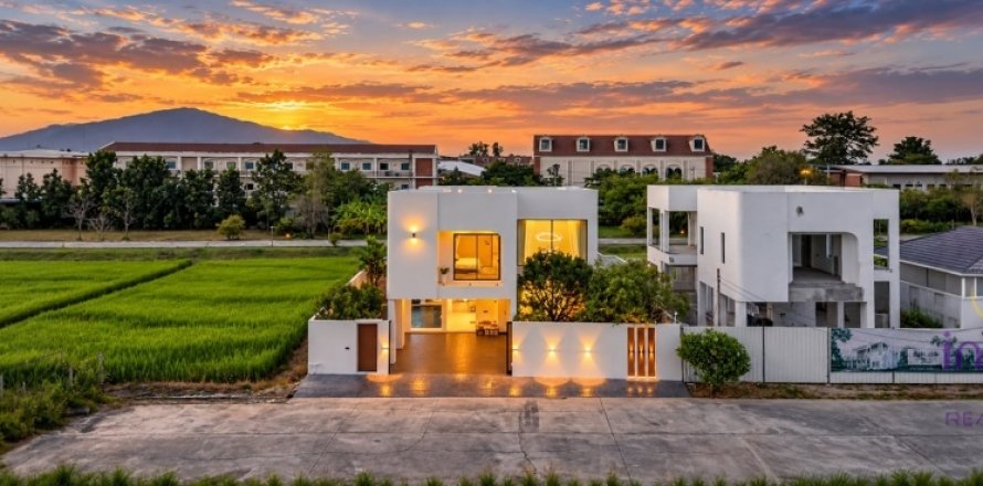 House in Hang Dong, Thailand 4 bedrooms № 241691