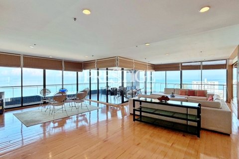 Condo in Pattaya, Thailand, 2 bedrooms  № 250504