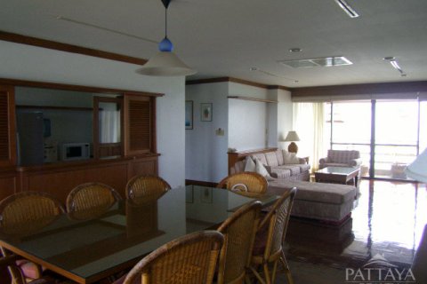 Condominio de 4 dormitorios en Pattaya, Tailandia № 242131 - foto 4