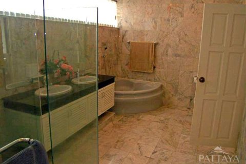 Haus in Pattaya, Thailand 3 Schlafzimmer № 243240 - Foto 10
