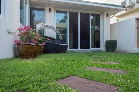 House in Pattaya, Thailand 4 bedrooms № 243193 - photo 17