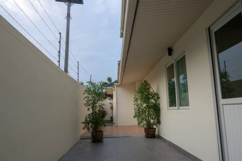 House in Pattaya, Thailand 4 bedrooms № 243193 - photo 5