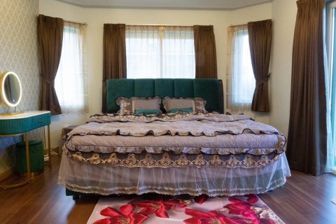 House in Pattaya, Thailand 4 bedrooms № 243193 - photo 28