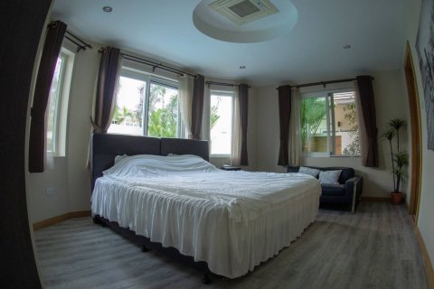 House in Pattaya, Thailand 4 bedrooms № 243193 - photo 27