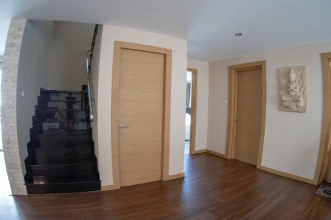 House in Pattaya, Thailand 4 bedrooms № 243193 - photo 23