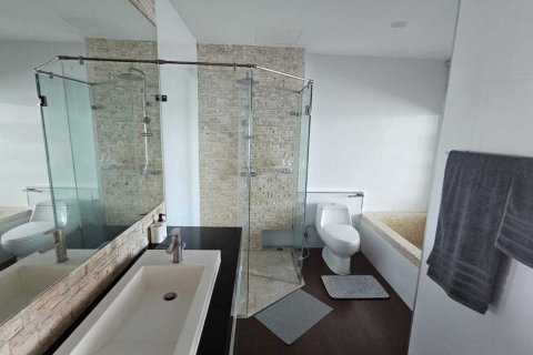 Condominio de 1 dormitorio en Bang Tao, Tailandia № 120954 - foto 12