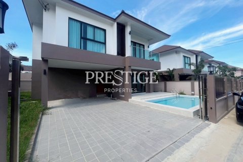Casa de 4 dormitorios en Pattaya, Tailandia № 250447