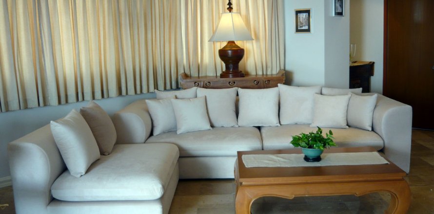 Condominio de 3 dormitorios en Jomtien Beach, Pattaya, Tailandia № 242143