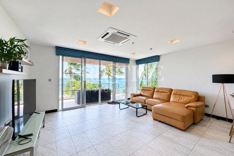 Condominio de 2 dormitorios en Pattaya, Tailandia № 250015